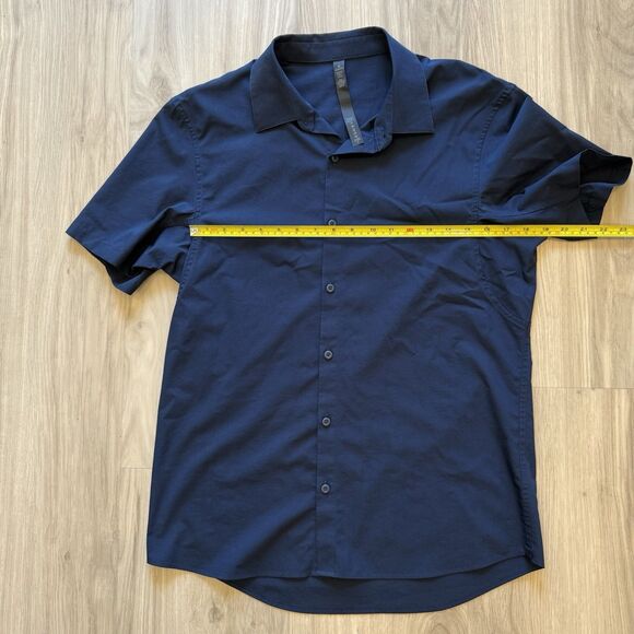 Lululemon Men's L Navy Down to the Wire Short Sleeve Button Up Business EUC Read - Picture 7 of 9